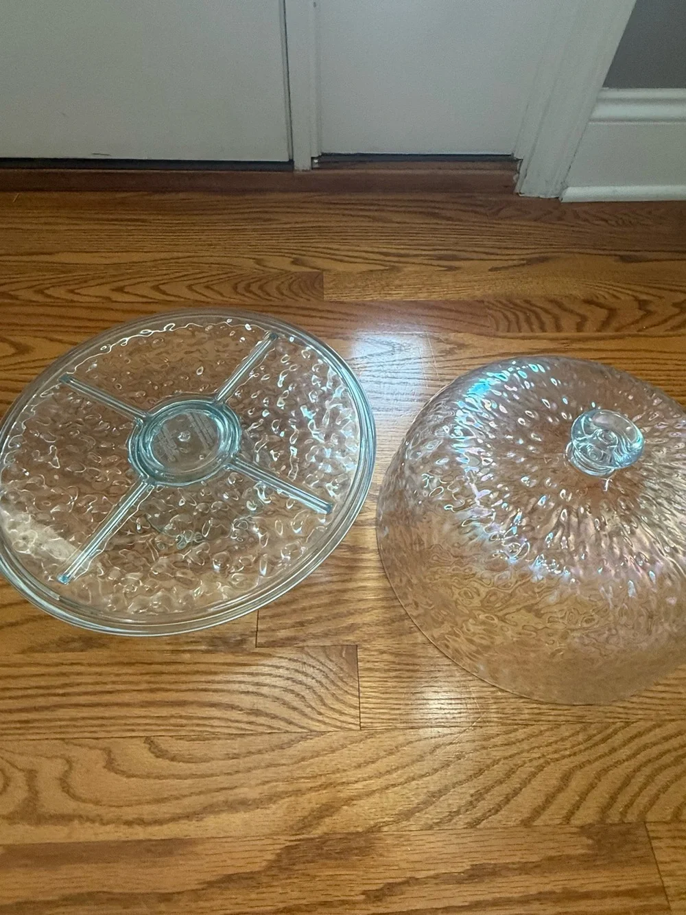 Better Homes And Gardens Clear Textured Glass Cake Dome with Knob